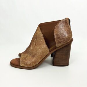 Diba True Honey Suckle Block-Heel Leather Sandals in Tan | Size 7